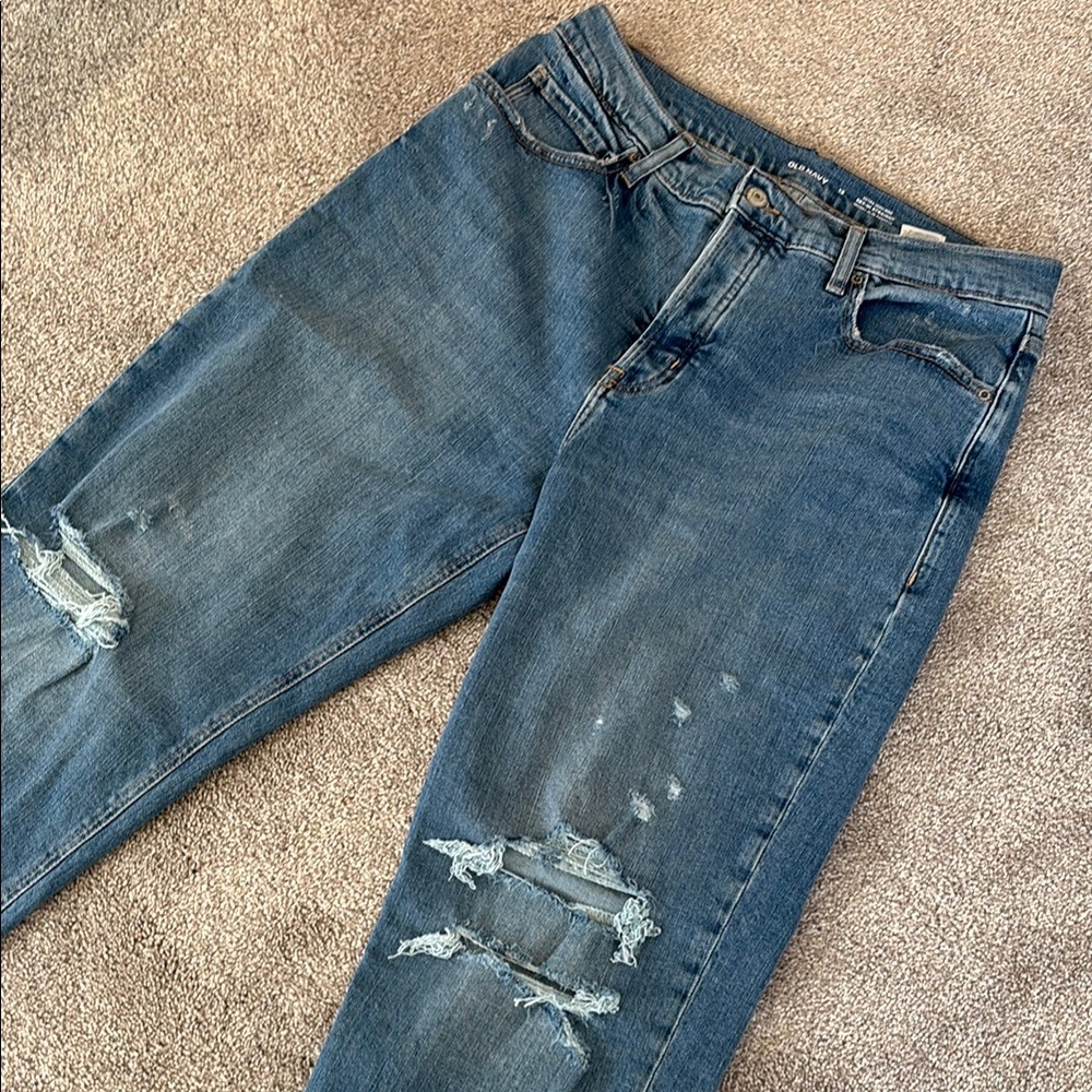 New distressed straight leg